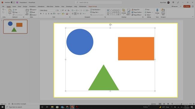 Cách nhóm đối tượng (Group Objects) trong PowerPoint