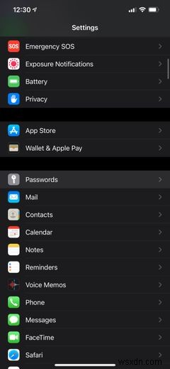 Cách Xem Và Quản Lý Mật Khẩu Bị Lộ Trên iPhone
