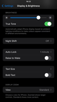 Muốn iPhone không tự bật màn hình khi nhấc lên? Cách tắt Raise to Wake