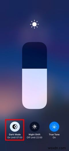 Cách sử dụng Chế độ tối (Dark Mode) trên iPhone hoặc iPad
