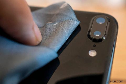 Cách vệ sinh iPhone bẩn: Hướng dẫn từng bước