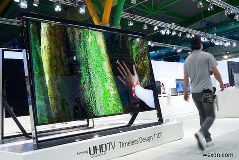 Smart TV Samsung Mới Nhất: Trực Tiếp Từ  1984  Của George Orwell