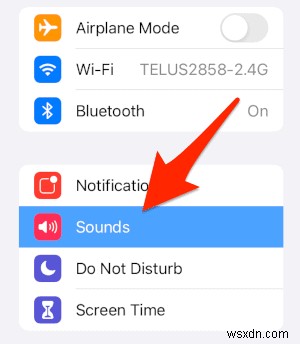 Cách tắt âm thanh  nhấn phím  trên bàn phím iPad
