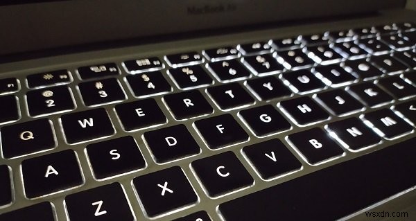 Cách bật/tắt đèn bàn phím (Keyboard lighting) trên máy tính