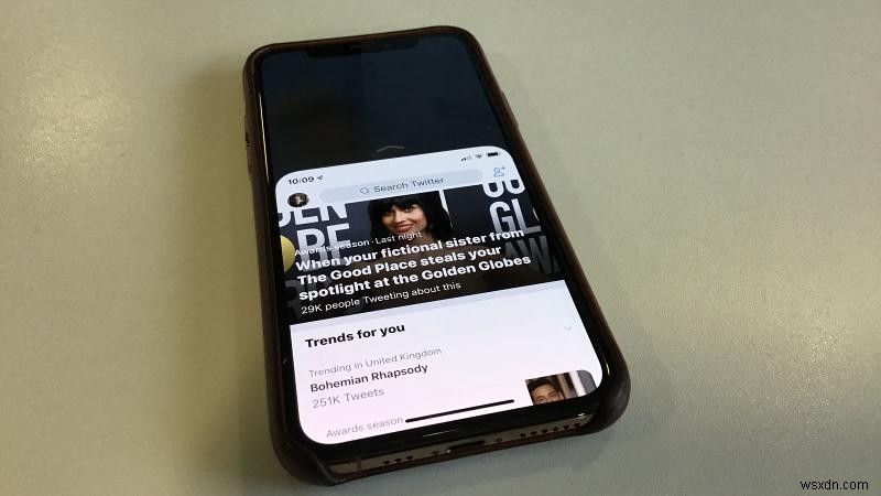 Cách dùng Reachability (Khả năng tiếp cận) trên iPhone XS, XS Max và XR