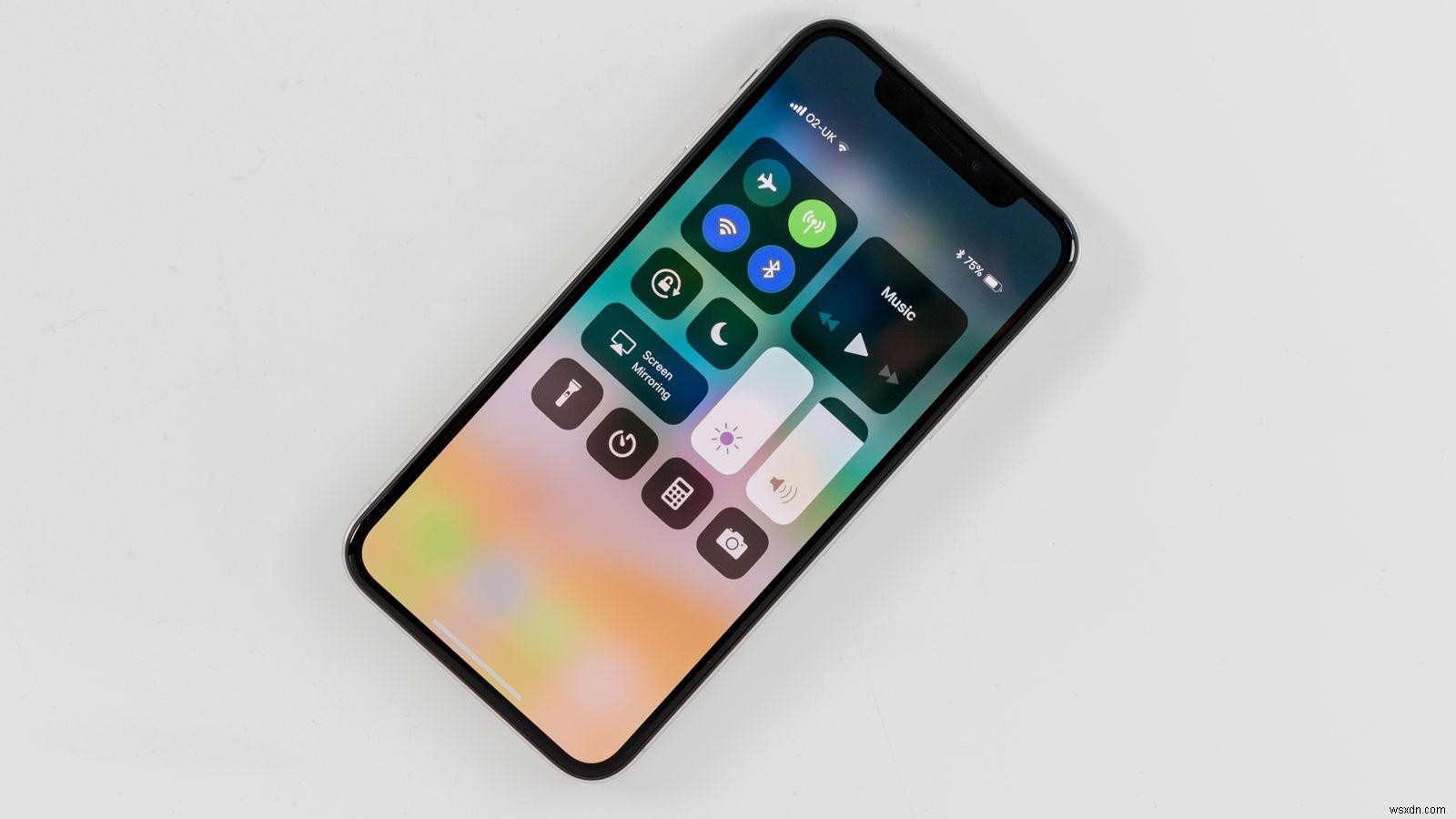 Chi phí và hạn chót thay pin iPhone