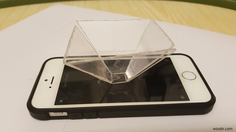 Cách tự làm máy chiếu hologram cho iPhone