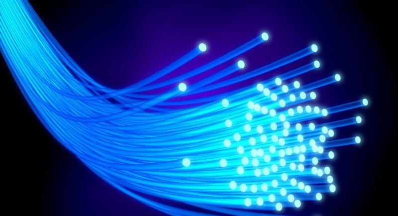 Tại sao tốc độ tải lên (Upload) chậm hơn nhiều so với tải xuống (Download)?
