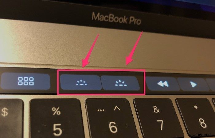 Kích Hoạt Bàn Phím Đèn Nền MacBook Pro: Các Bước Nhanh & Dễ Dàng