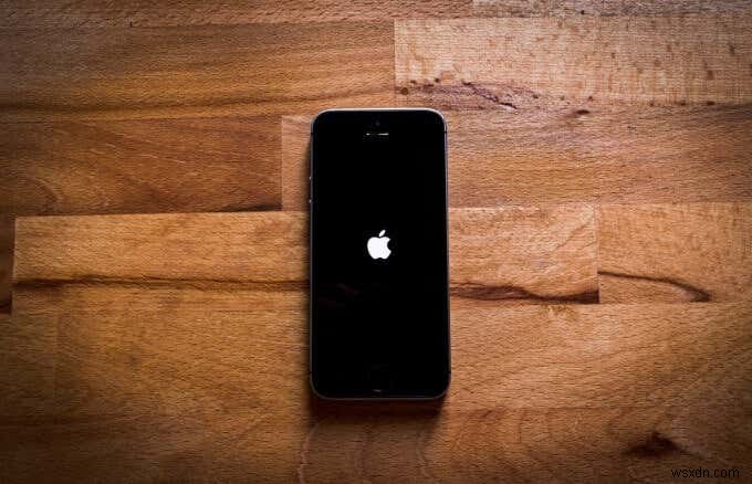 Màn Hình Trắng iPhone: Nguyên Nhân & Cách Khắc Phục Nhanh