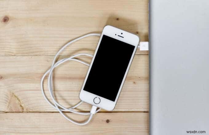 iPhone Không Sạc Được? 6 Cách Khắc Phục Đã Chứng Minh Để Khôi Phục Năng Lượng Nhanh