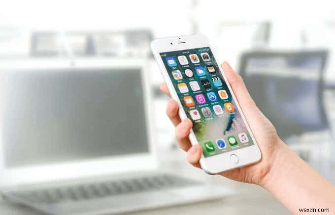 Làm Chủ Chế Độ Dữ Liệu Thấp (Low Data Mode) Trên iPhone: Bật/Tắt Dễ Dàng