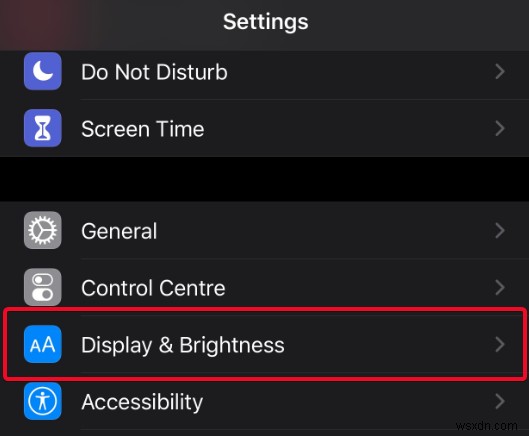 Tối ưu sử dụng iPhone ban đêm: Mẹo chuyên gia giảm mỏi mắt
