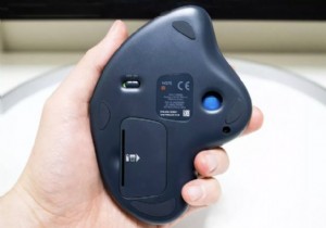 Cách thay pin trên chuột Logitech