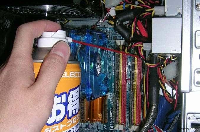 Làm thế nào để làm sạch máy tính của bạn đúng cách, từ trong ra ngoài 
