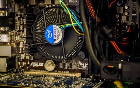 Mất điện có thể làm hỏng máy tính của bạn như thế nào (Và cách bảo vệ nó) 