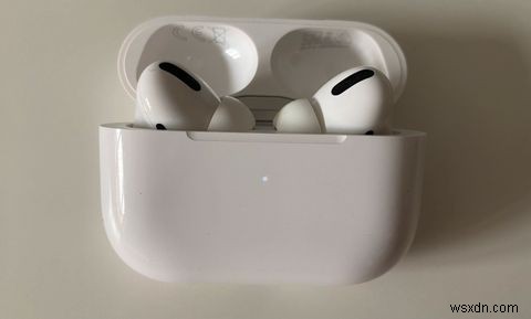 Cách ghép nối AirPods với MacBook, iPhone, PC, v.v. của bạn 