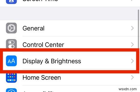 Cách sử dụng Night Shift để giảm ánh sáng xanh trên iPhone của bạn 