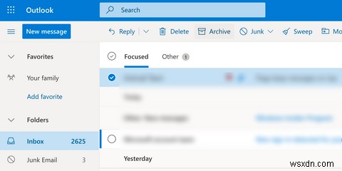 Cách lưu trữ email trong Outlook 