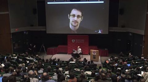 Anh hùng hay nhân vật phản diện? NSA kiểm duyệt lập trường của mình đối với Snowden 