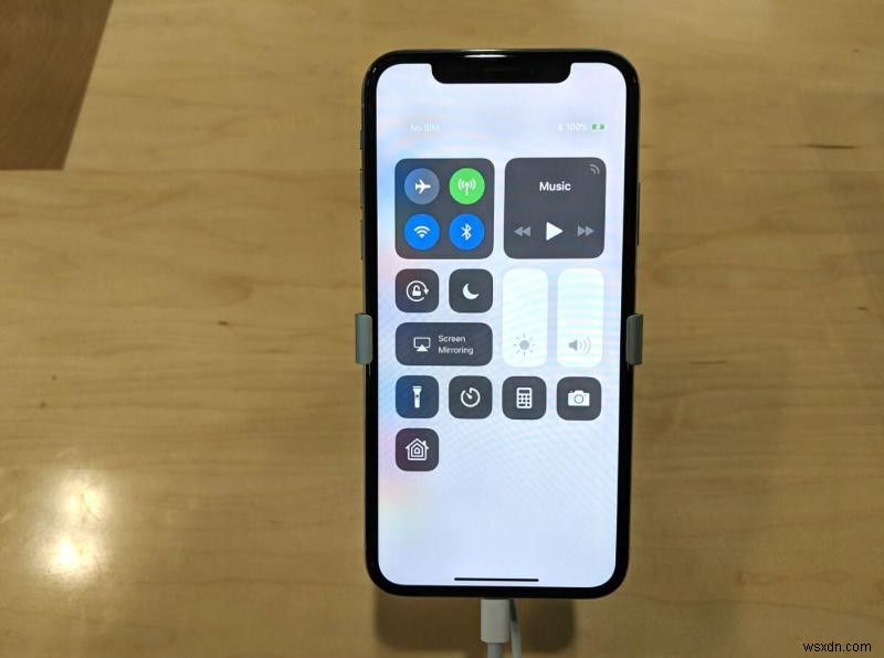 Cách sử dụng iPhone 12, 11, XR và iPhone không có nút Home 