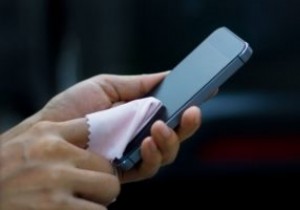Cách khử trùng và vệ sinh điện thoại