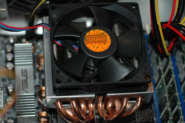 Làm thế nào để giảm nhiệt độ CPU cao 