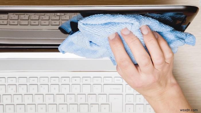 Cách vệ sinh và làm sạch máy tính xách tay của bạn 