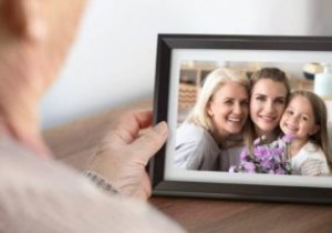 DragonTouch Classic 10 Wi-Fi Picture Frame:Một cách thời trang để hiện đại hóa ảnh của bạn 