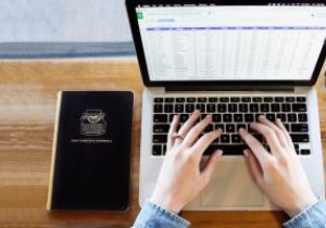 Cách tự động thay đổi màu ô trong Google Trang tính 