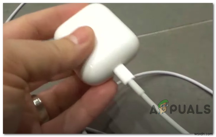 AirPods nhấp nháy màu cam? Đây là cách khắc phục chúng 