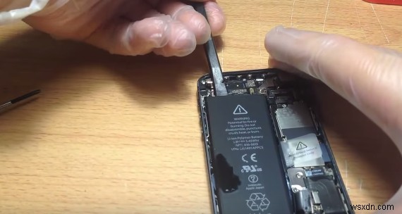 Cách sửa chữa iPhone 5 bị vô nước 