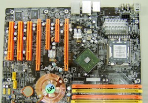 Làm thế nào để sửa chữa một bo mạch chủ bị hư hỏng 