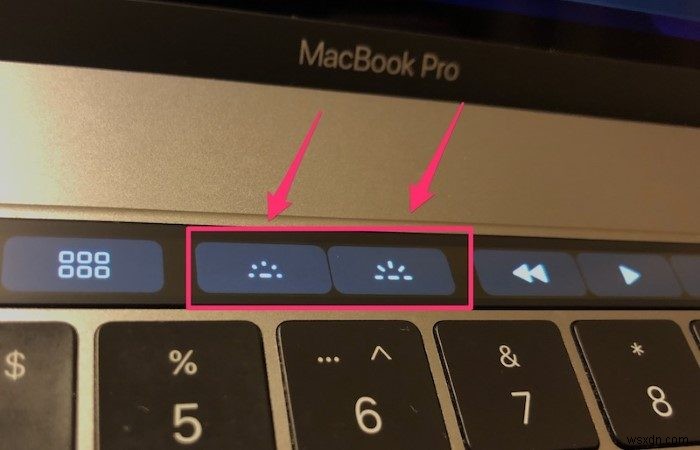 Cách bật đèn bàn phím trên MacBook Pro