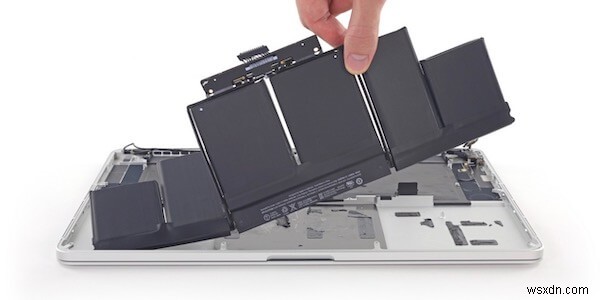 MacBook Pro không sạc, phải làm gì?