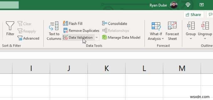 Cách tạo danh sách thả xuống trong Excel