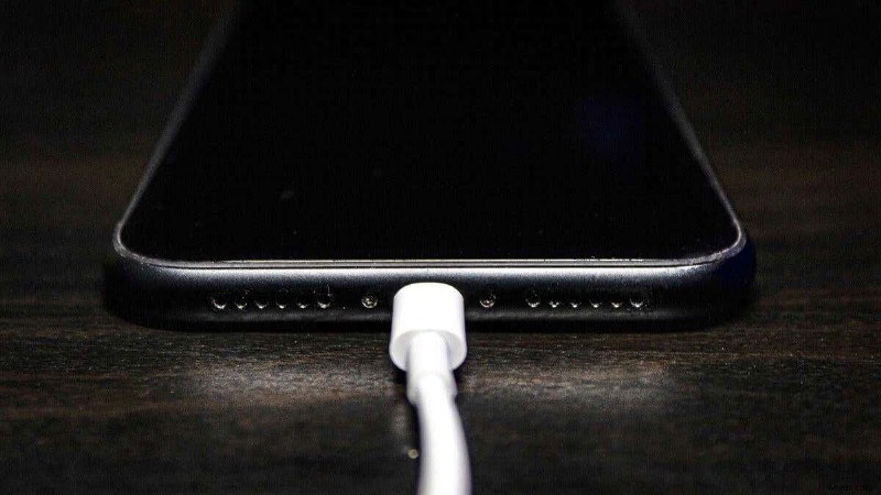 8 lý do tại sao cổng sạc iPhone của bạn bị lỏng (và cách khắc phục)