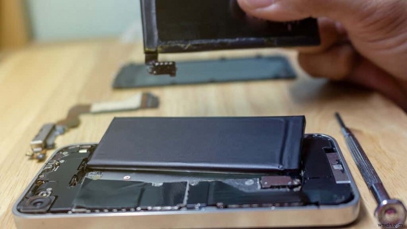 8 lý do tại sao cổng sạc iPhone của bạn bị lỏng (và cách khắc phục)