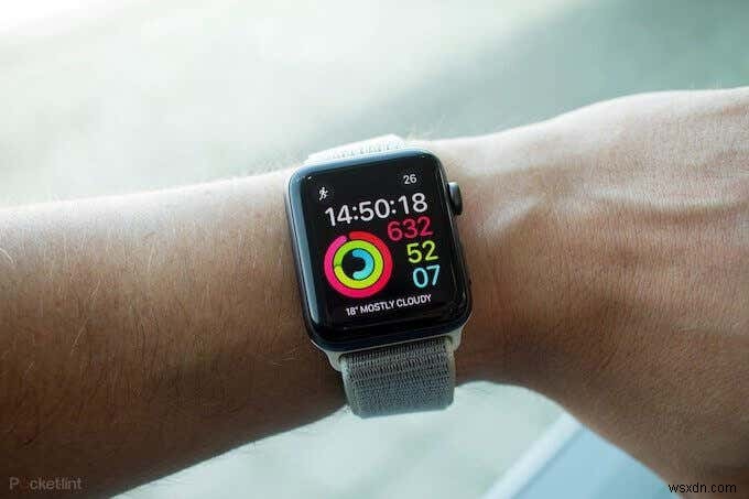 Cách sạc Apple Watch của bạn