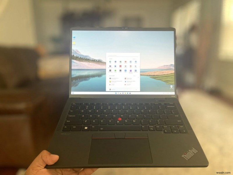 Mở hộp Lenovo ThinkPad X13s hỗ trợ ARM &hiển thị nhanh
