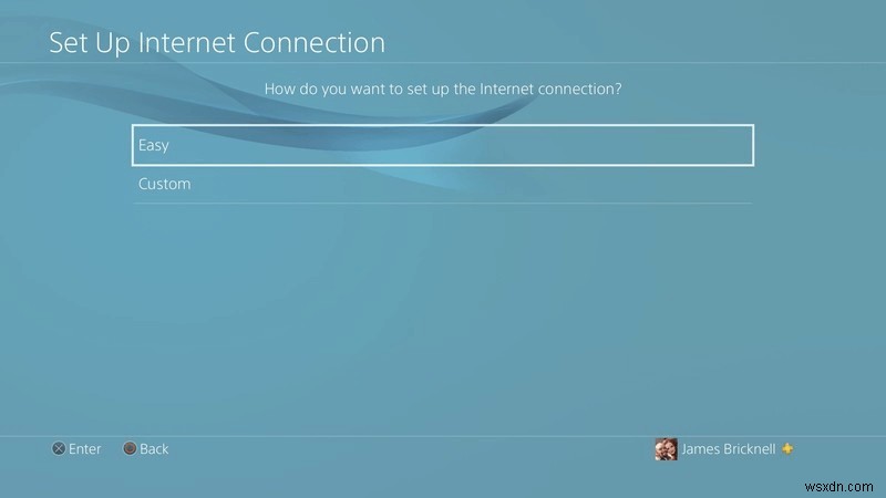 Đi du lịch và muốn chơi trực tuyến? Kết nối PlayStation 4 của bạn với Wi-Fi của khách sạn