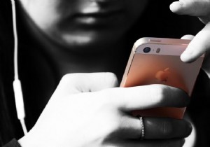 5 thói quen bạn có thể áp dụng để hạn chế thời gian sử dụng điện thoại thông minh