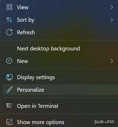 Làm cách nào để thay đổi đồng hồ và hình ảnh trên màn hình khóa của Windows 11?