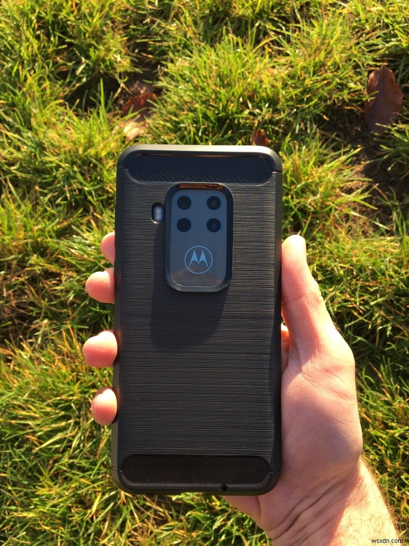 Motorola One Zoom - Lumia đã chết, One muôn năm