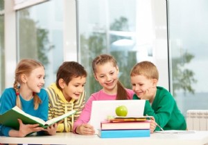 Windows 10 for Education:Tổng quan, Lợi ích, Thách thức và Quản lý