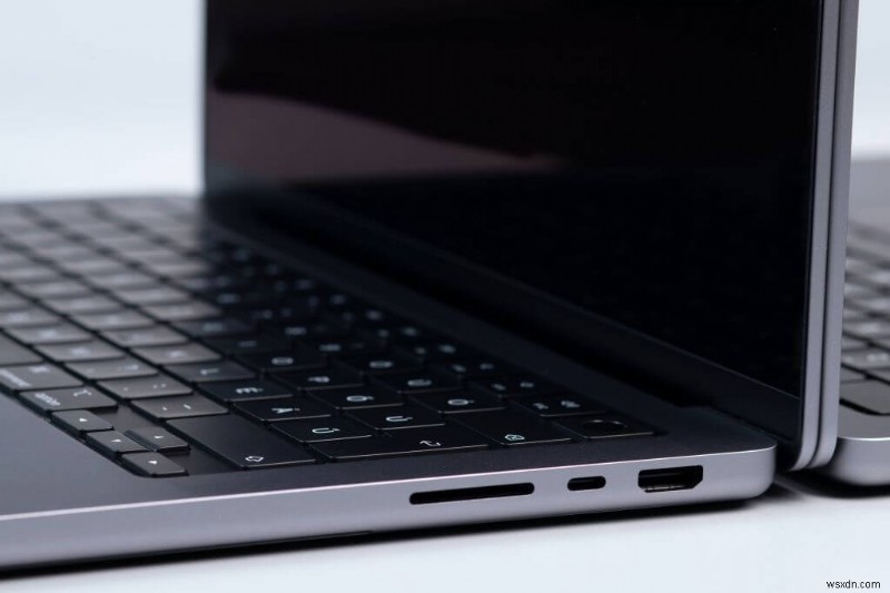 Kết nối Chromebook của bạn với Màn hình ngoài:Hướng dẫn từng bước 