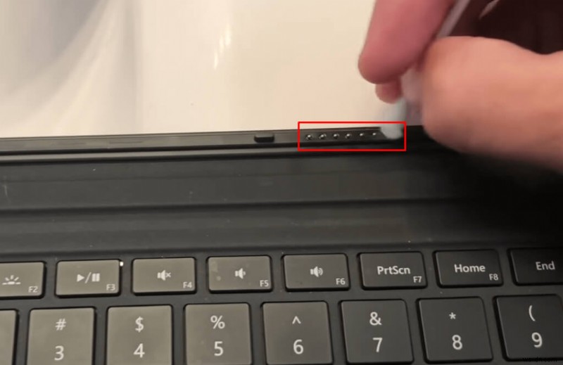 Bàn phím Microsoft Surface không phản hồi? 10 cách khắc phục nhanh để khôi phục chức năng 