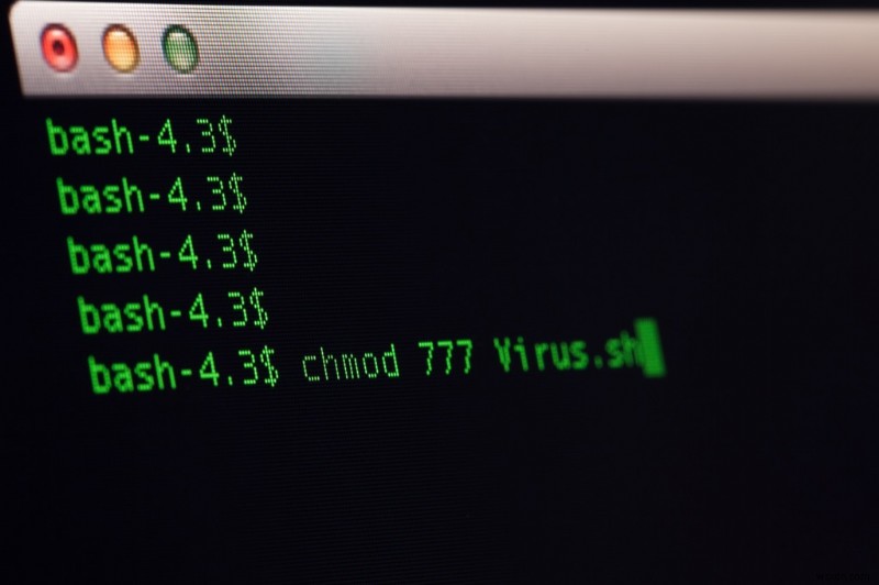 Làm chủ quyền đối với tệp Linux:Tìm hiểu về Chmod 777 và cách sử dụng nó một cách an toàn 