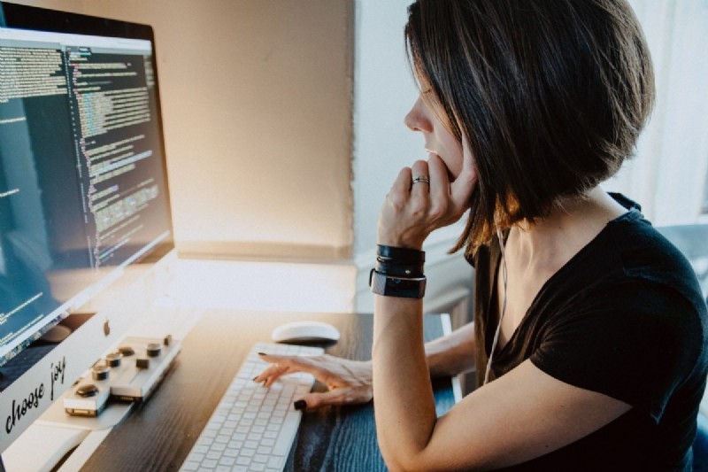 Nắm vững JavaScript:Các khóa học, sách và tài nguyên hàng đầu cho mọi người học 