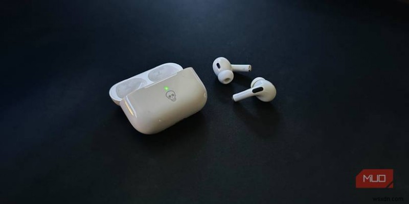 Đèn màu cam trên AirPods của bạn có ý nghĩa gì? Tìm hiểu các chỉ báo màu của AirPods 